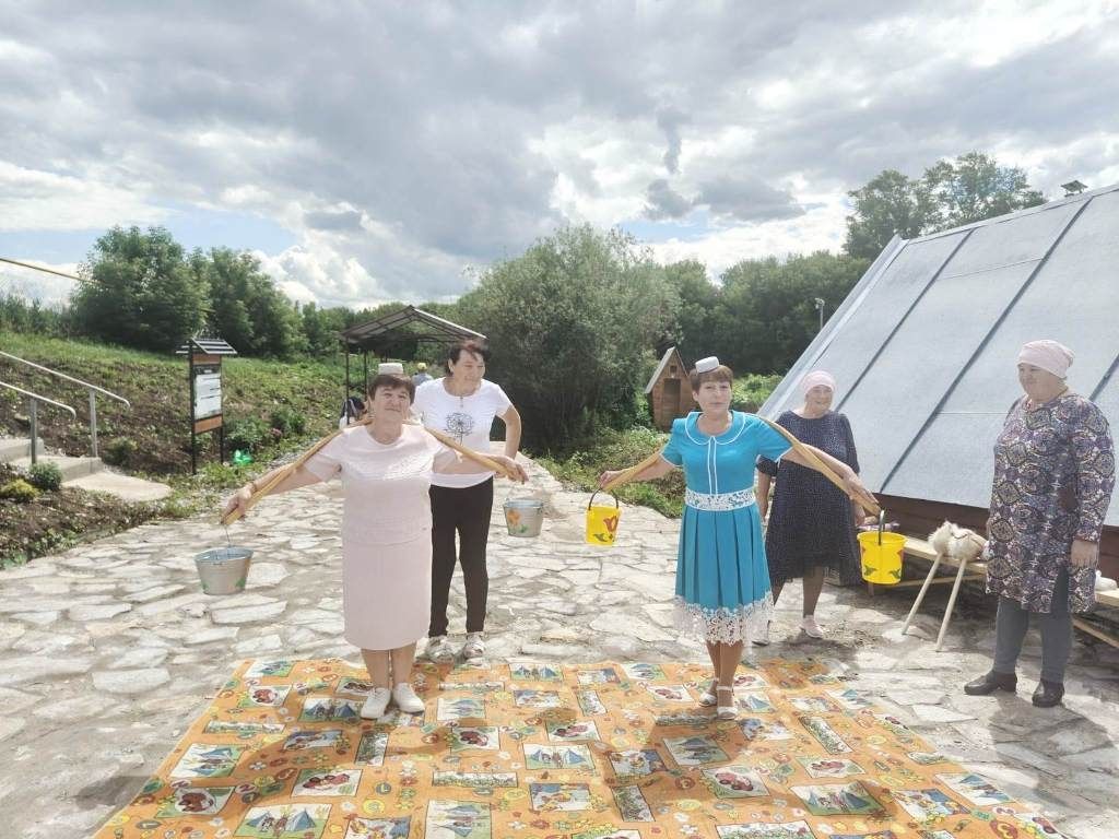Татшуган авылында волонтерларның бәйрәм чарасы үтте