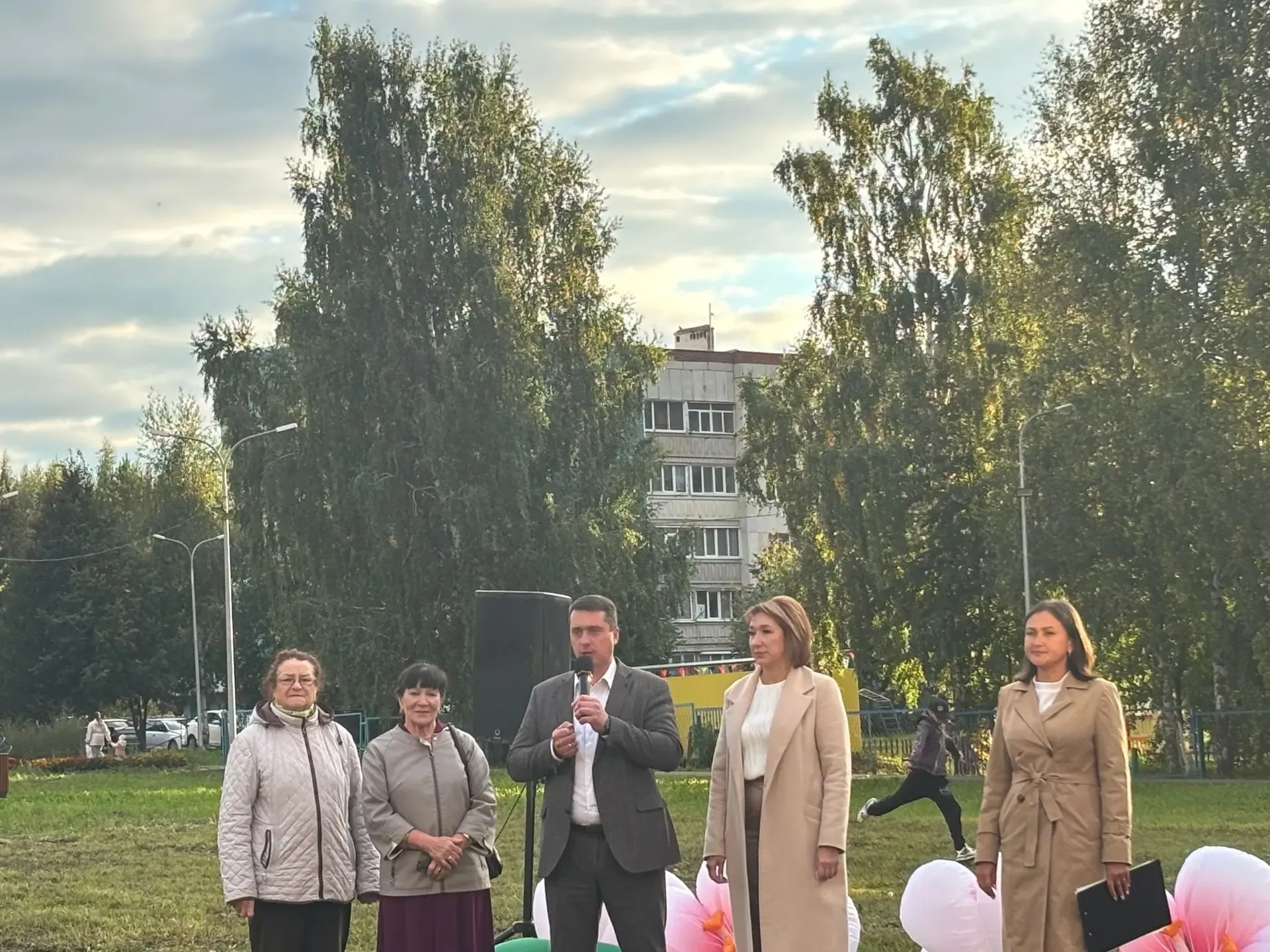Праздник во дворе: радость, игры и дружба на улице Шайхутдинова!