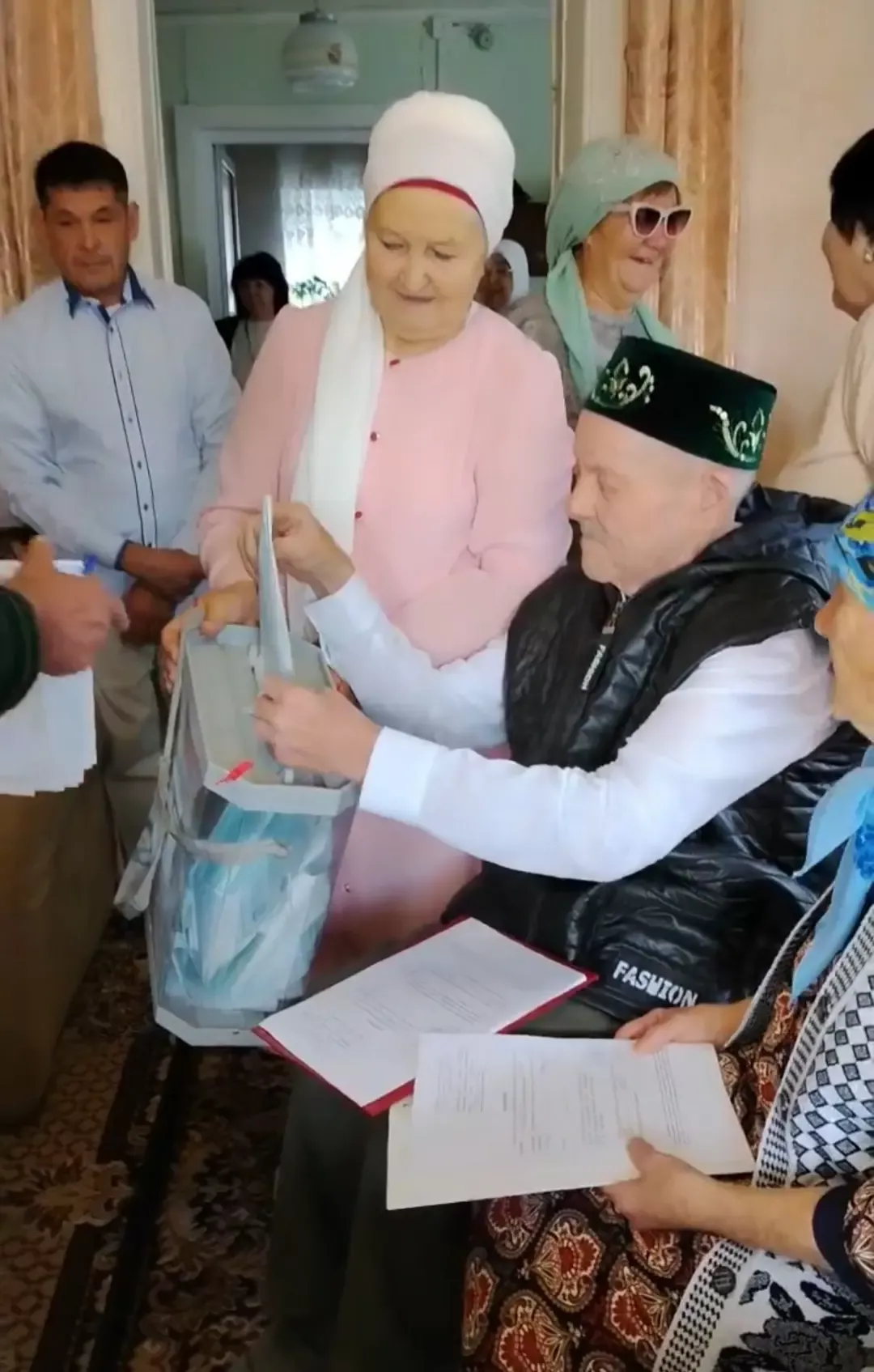 90 яшьлек Азнакайлы юбилей көнендә өйдә тавыш бирде