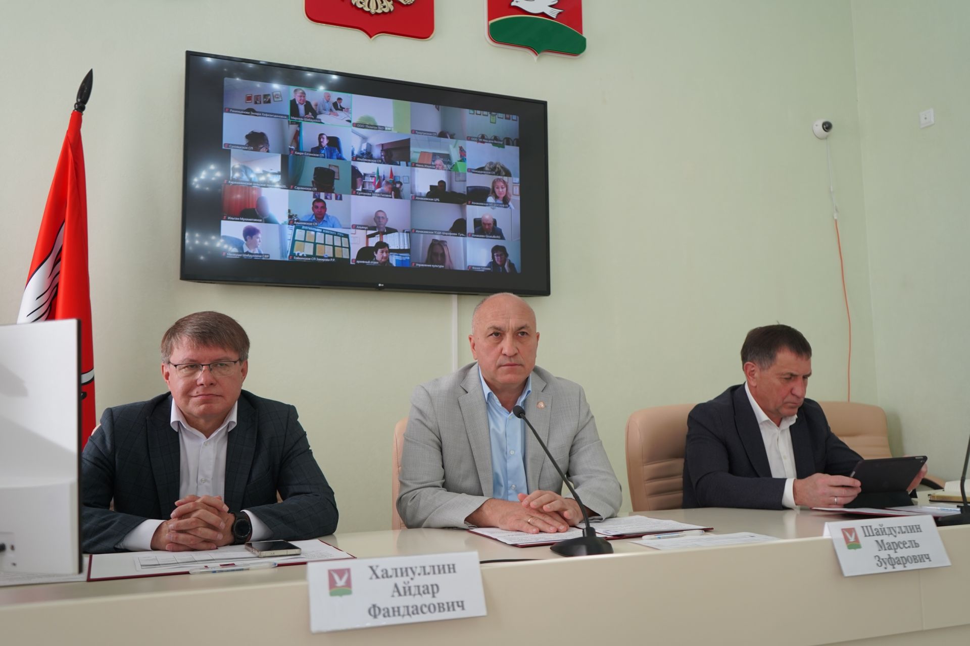 Еженедельное совещание руководителей предприятий и организаций