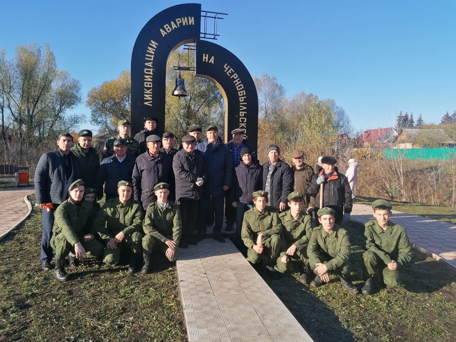 Азнакайда чернобыльчеләр һәйкәле янында чыршылар утыртылды