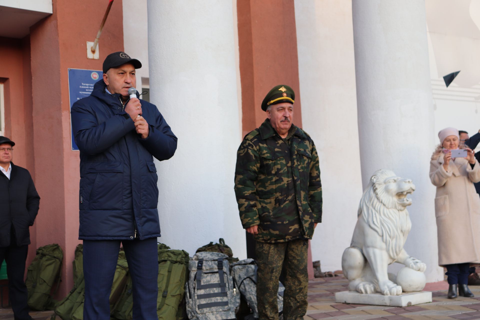 Азнакайда мобилизацияләнүчеләрне озаттылар