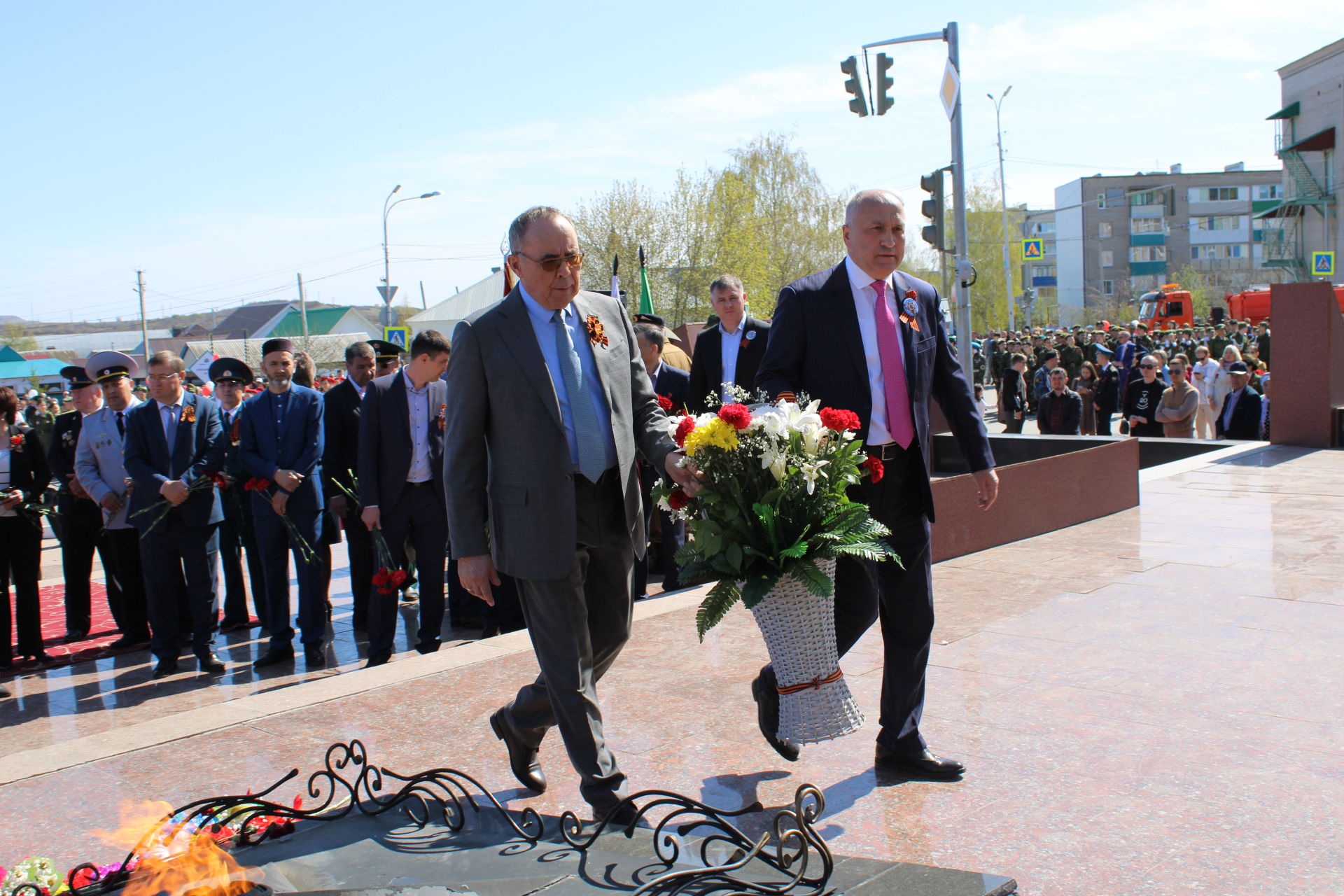 Хәтерлибез һәм горурланабыз: Азнакайда Бөек Җиңүнең 77 еллыгын билгеләп үтәләр