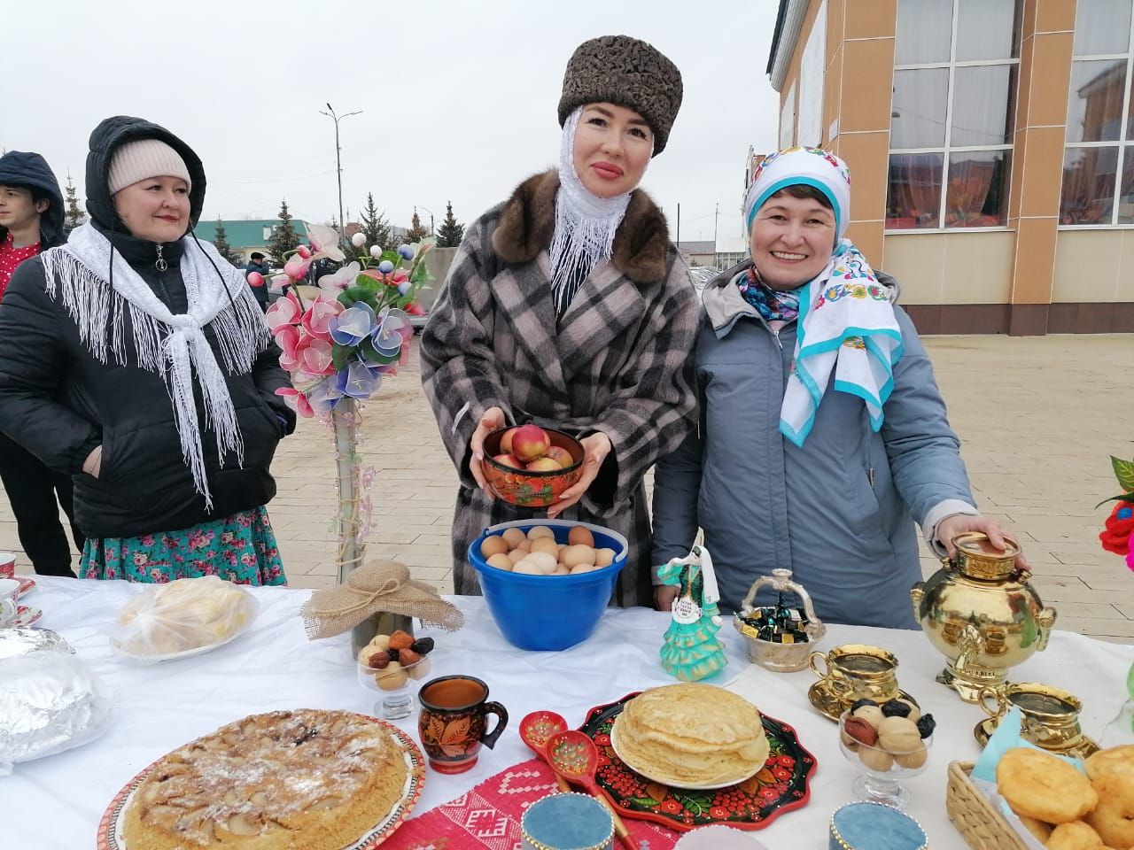 Нәүрүз бәйрәме что за праздник. С праздником Навруз. Навруз Азнакаево. Наврўз байрами расмлари. Как празднуют Навруз.