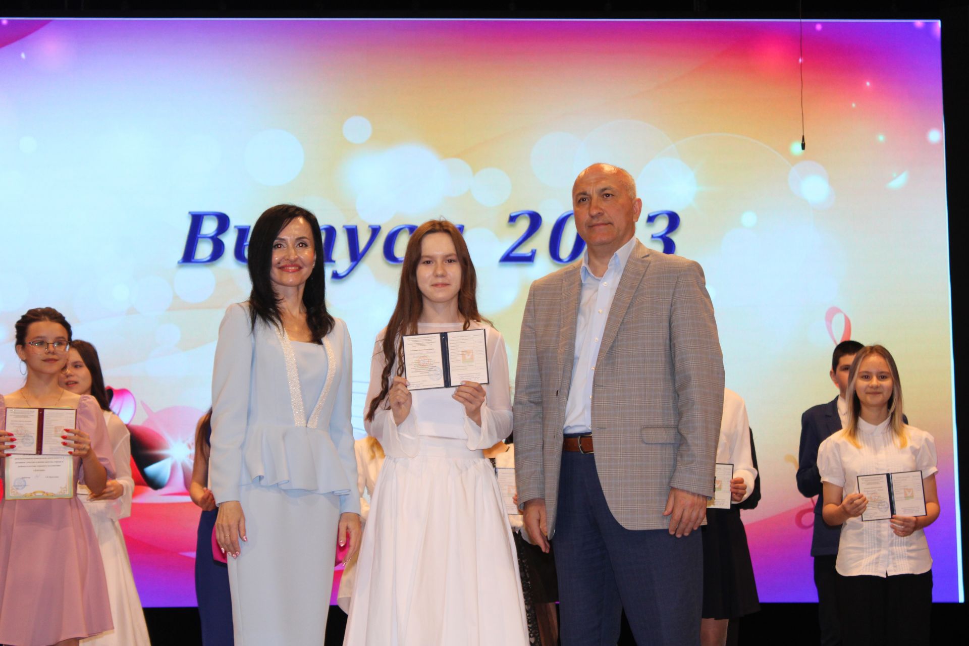 В Азнакаевской детской школе искусств прошёл выпускной вечер