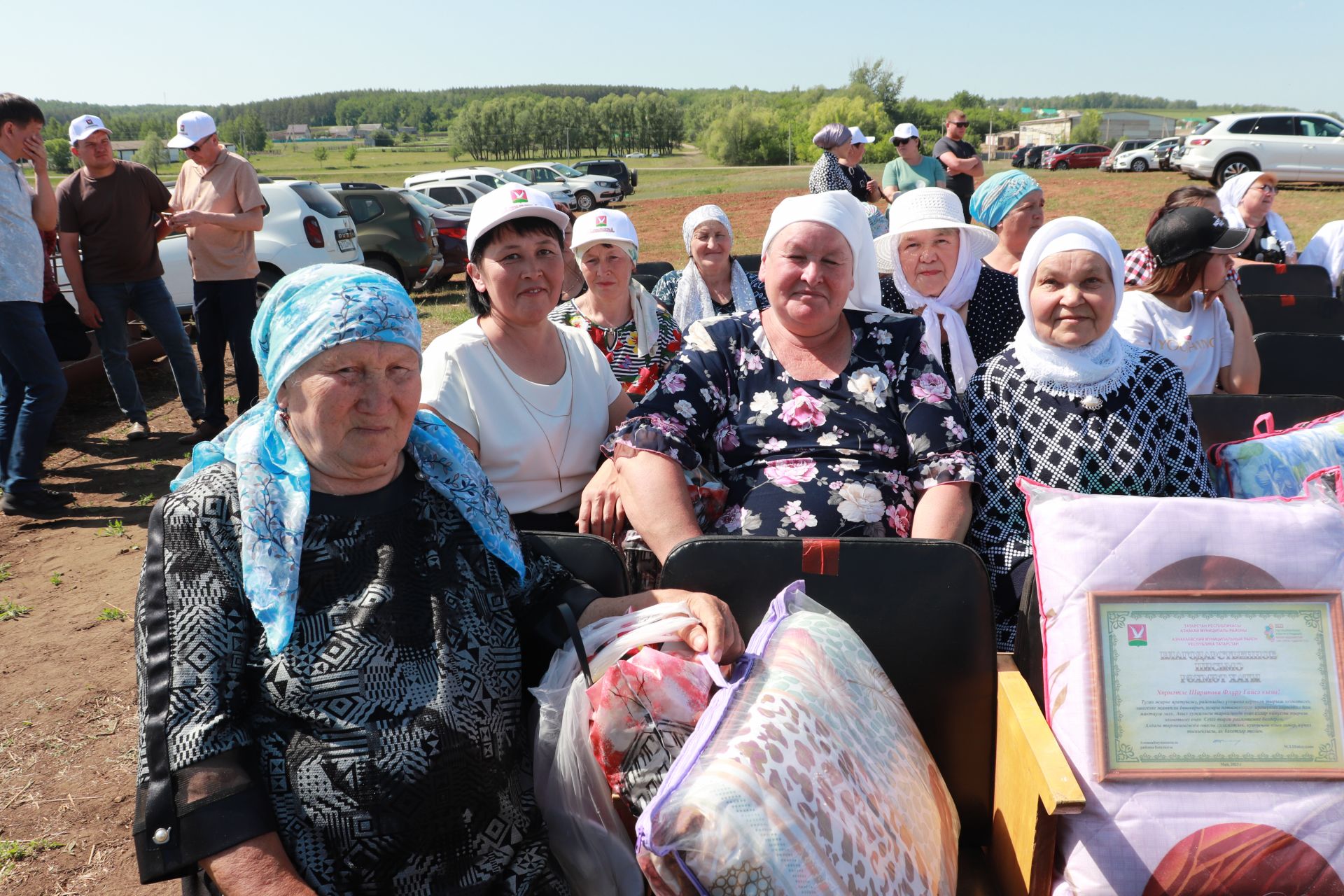 Азнакайда сыер савучылар һәм технологлар ярышты