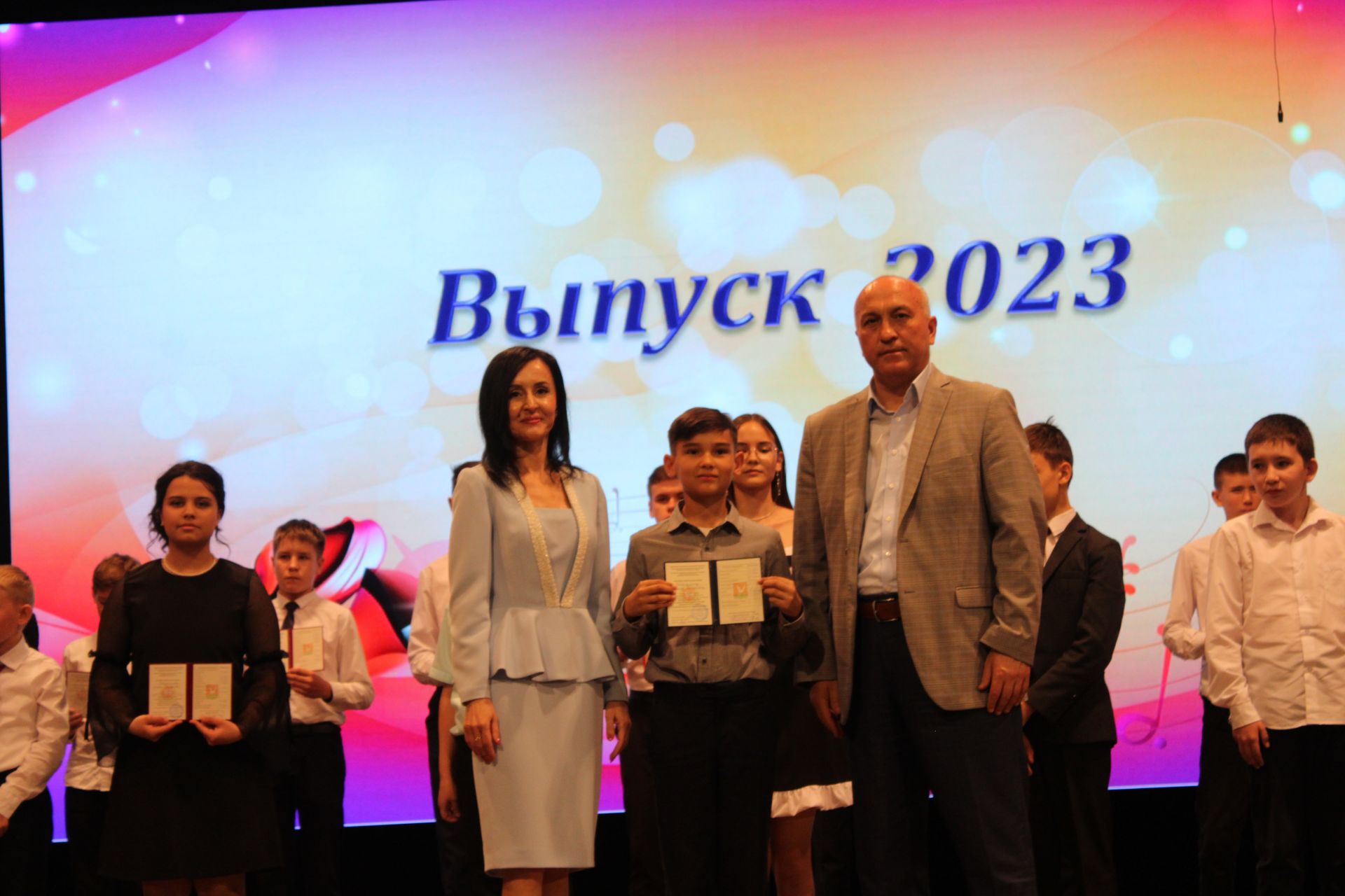 В Азнакаевской детской школе искусств прошёл выпускной вечер