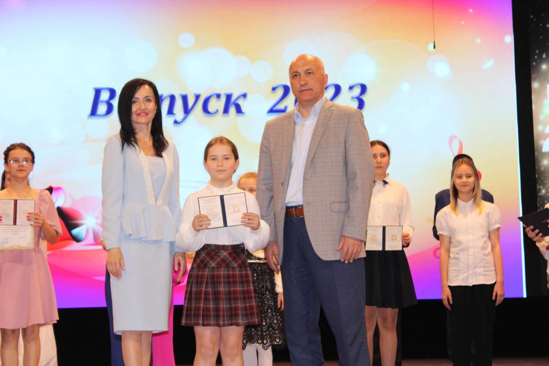 В Азнакаевской детской школе искусств прошёл выпускной вечер