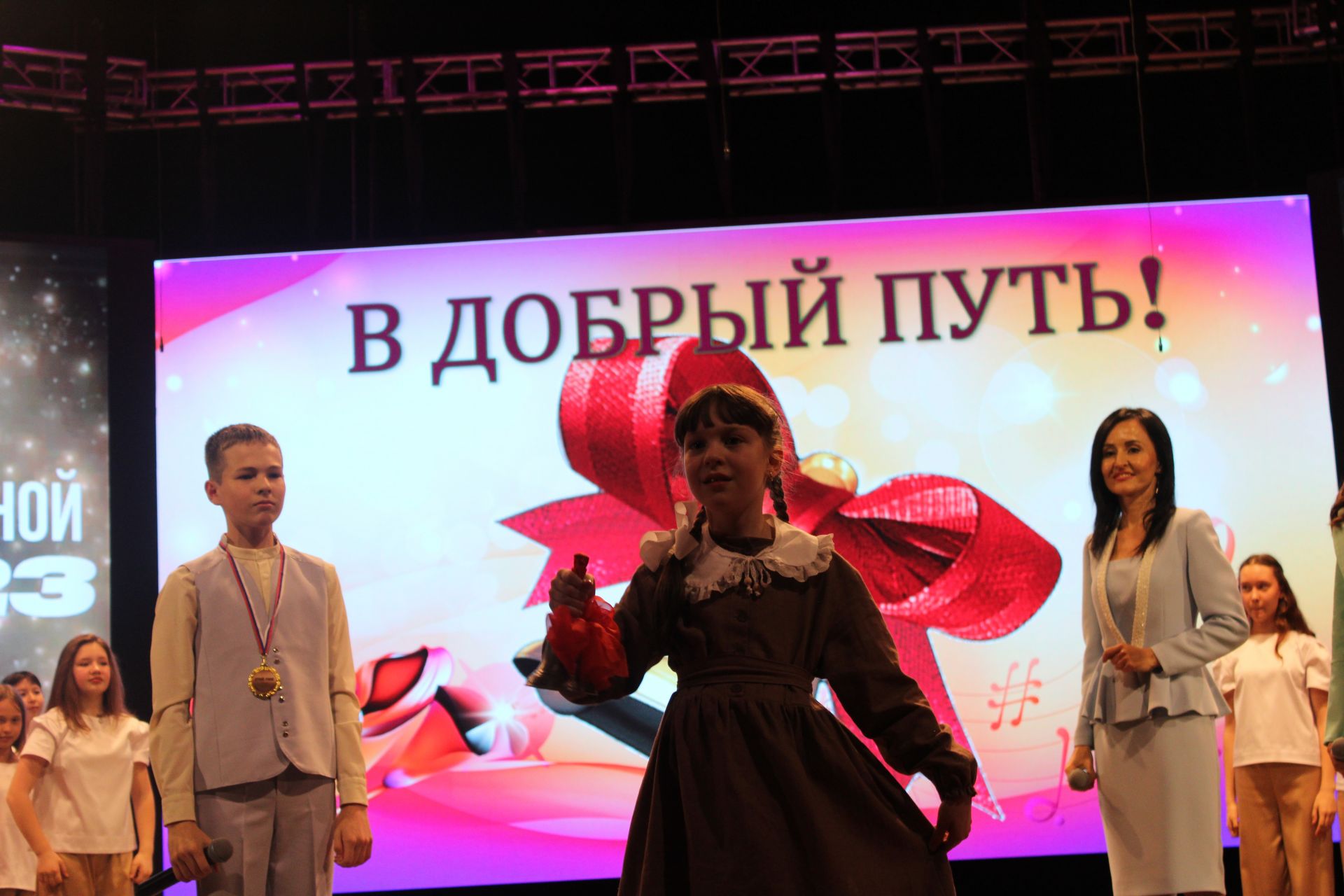 В Азнакаевской детской школе искусств прошёл выпускной вечер