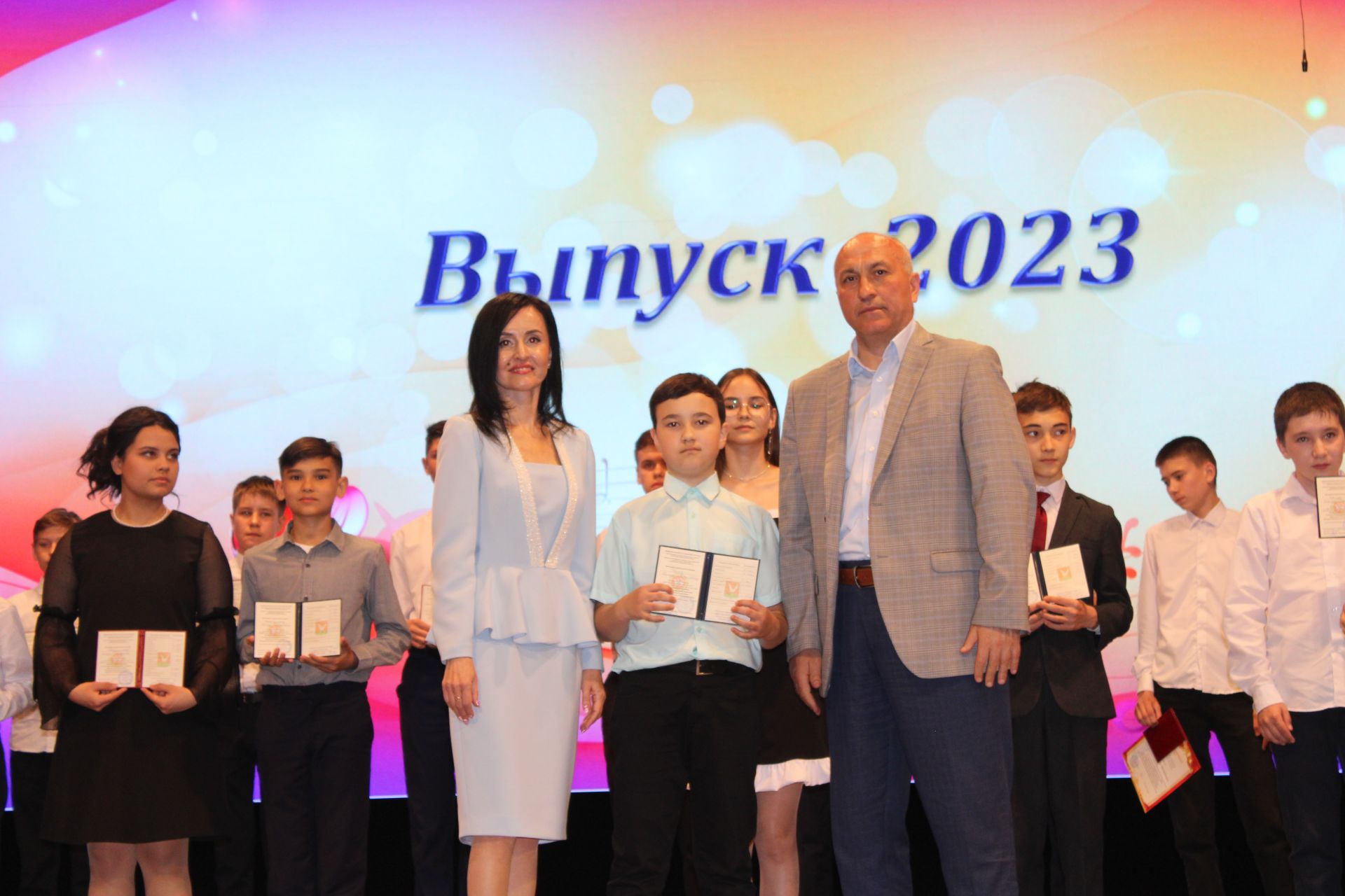 В Азнакаевской детской школе искусств прошёл выпускной вечер