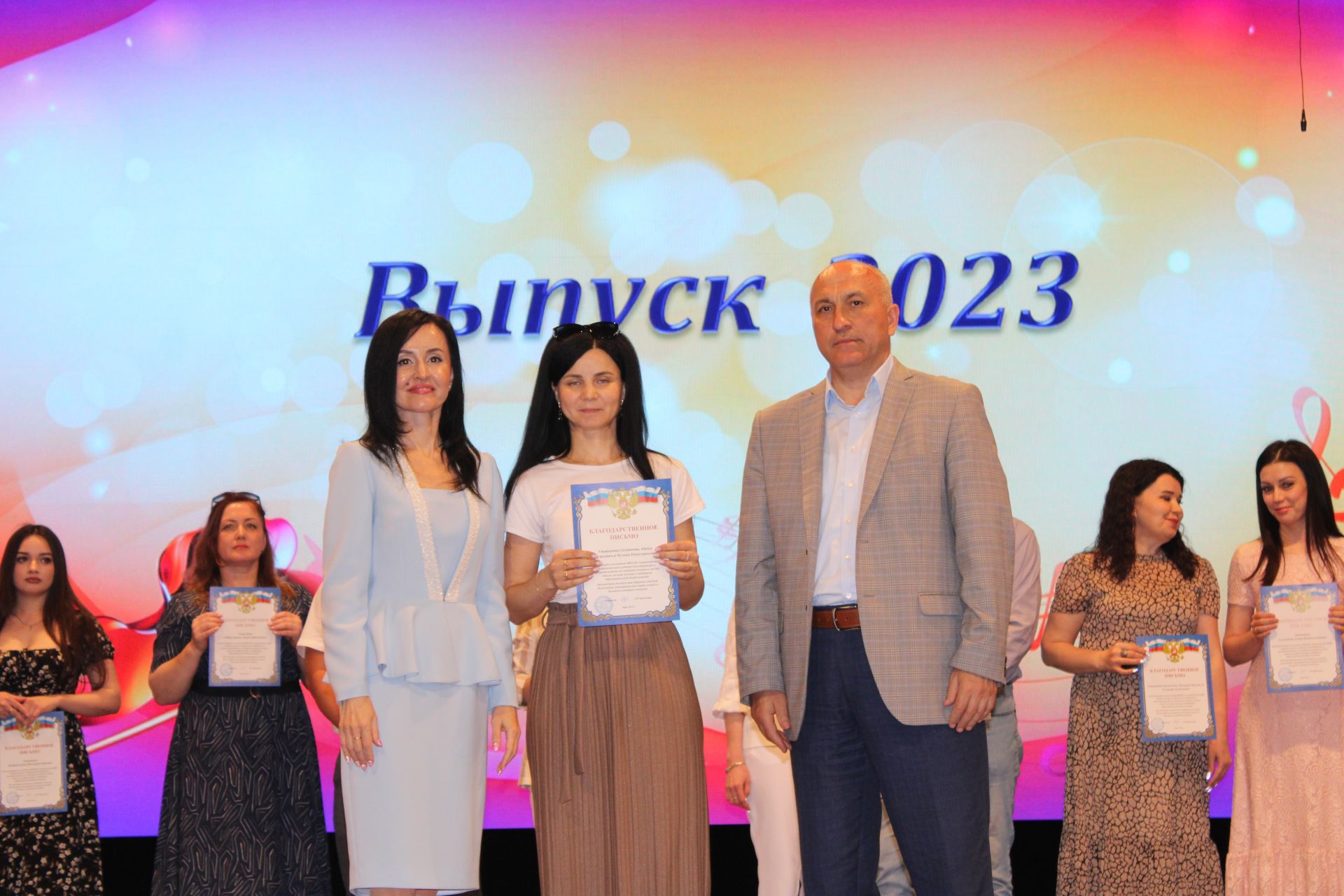 В Азнакаевской детской школе искусств прошёл выпускной вечер