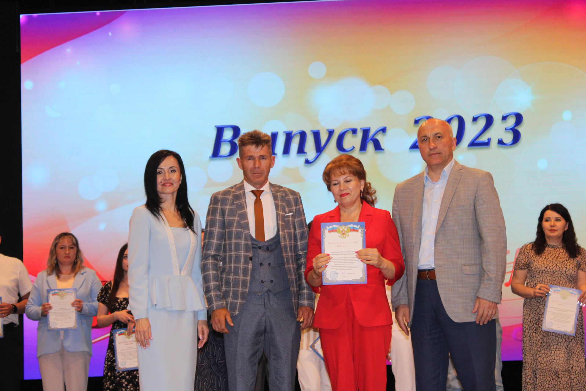 В Азнакаевской детской школе искусств прошёл выпускной вечер