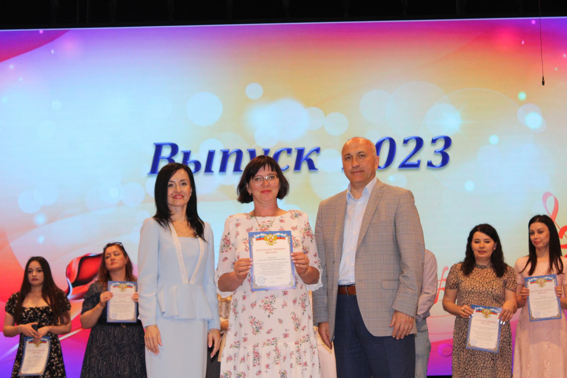 В Азнакаевской детской школе искусств прошёл выпускной вечер