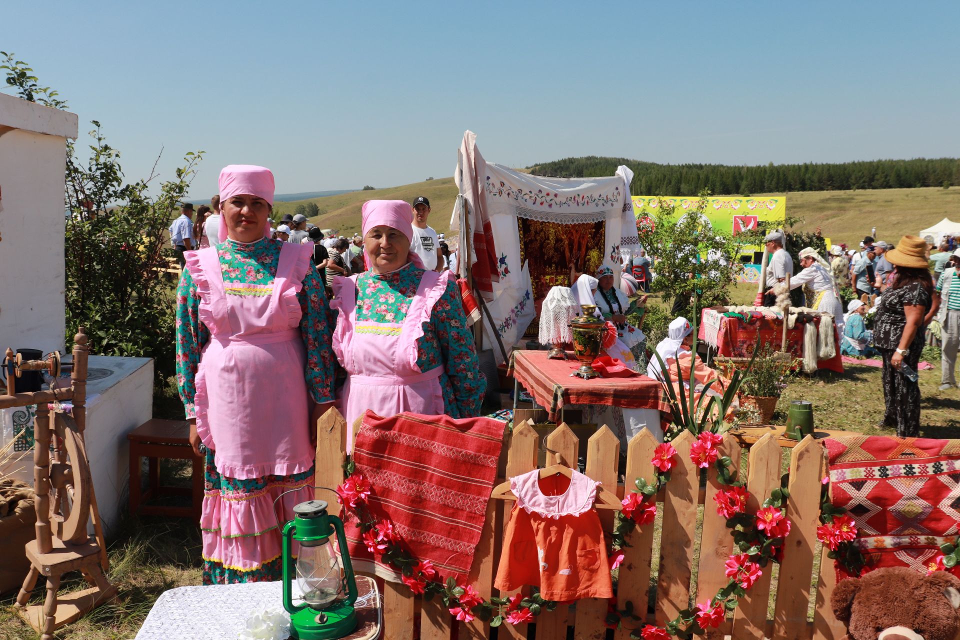 Азнакайның Чатыр тавында фольклор фестивале узды