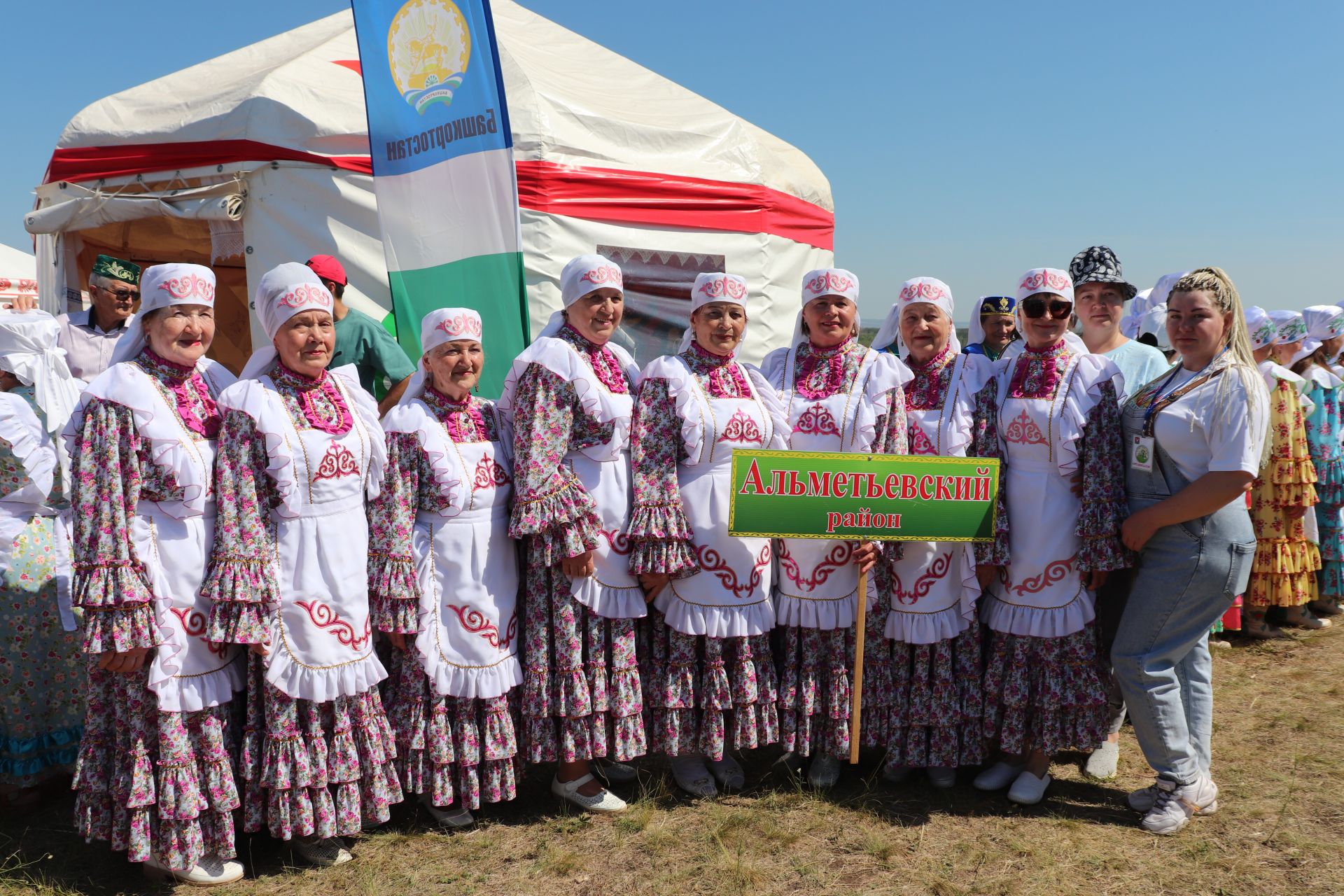 Азнакайның Чатыр тавында фольклор фестивале узды