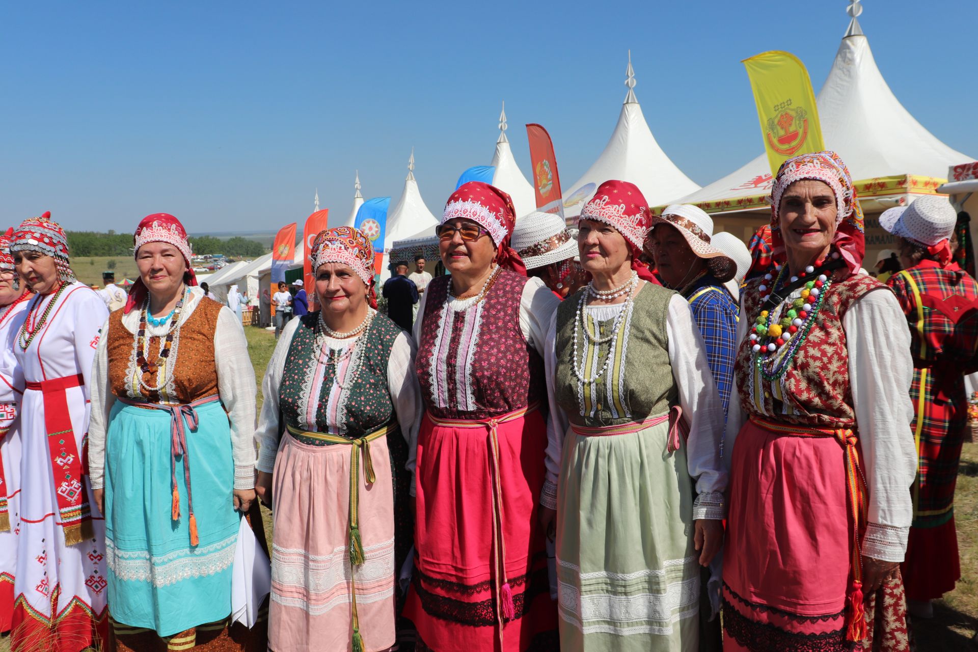 Азнакайның Чатыр тавында фольклор фестивале узды