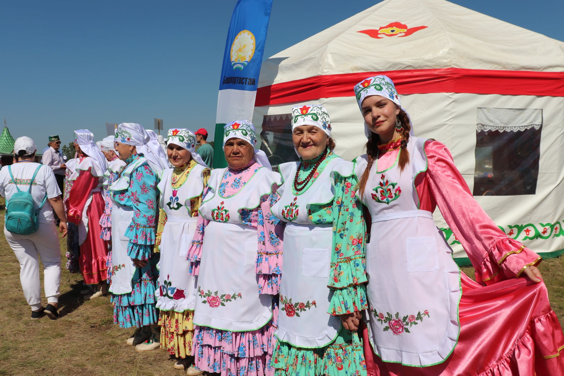 Азнакайның Чатыр тавында фольклор фестивале узды