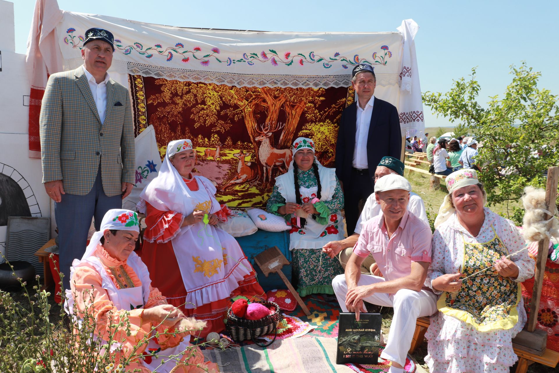 Азнакайның Чатыр тавында фольклор фестивале узды