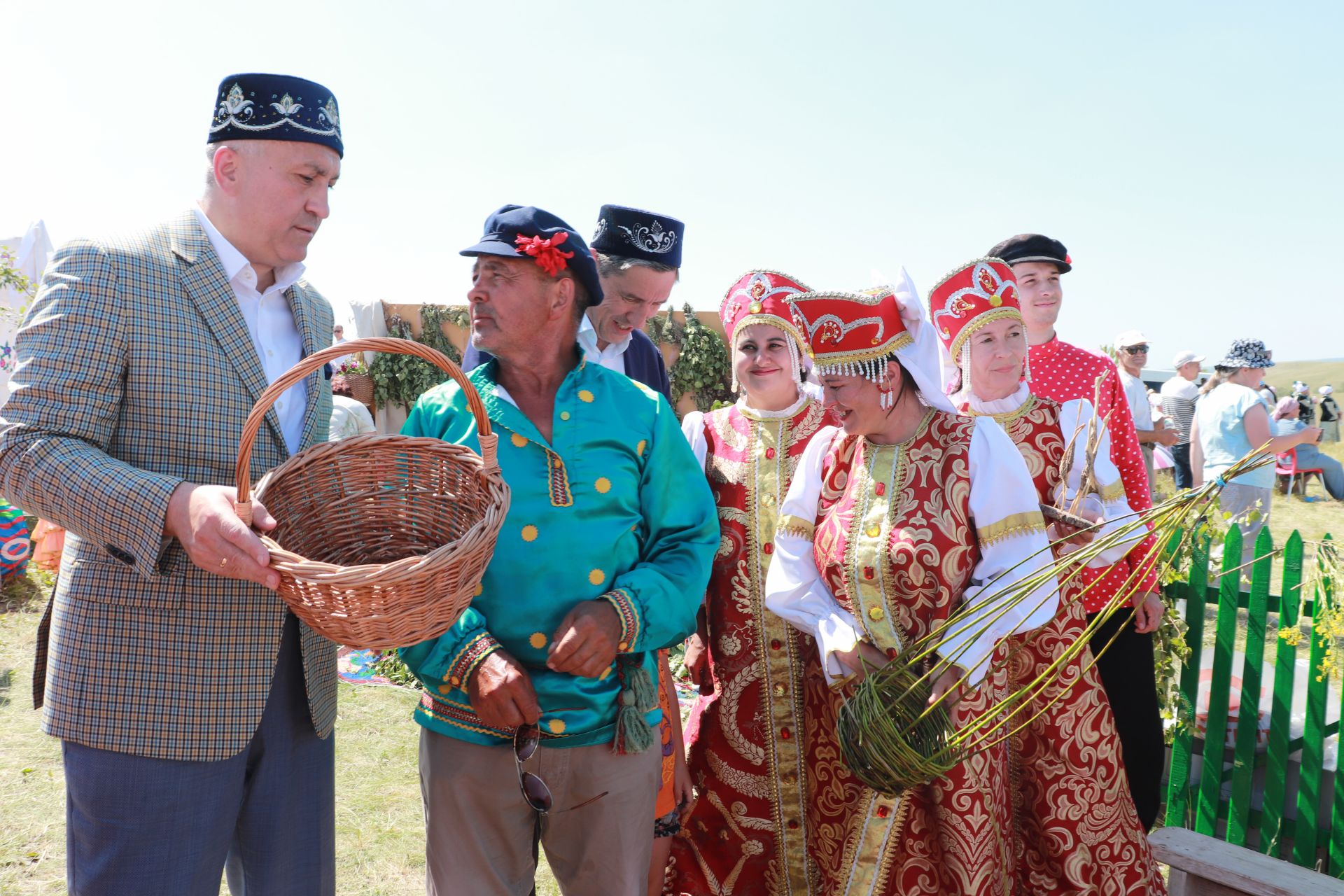 Азнакайның Чатыр тавында фольклор фестивале узды