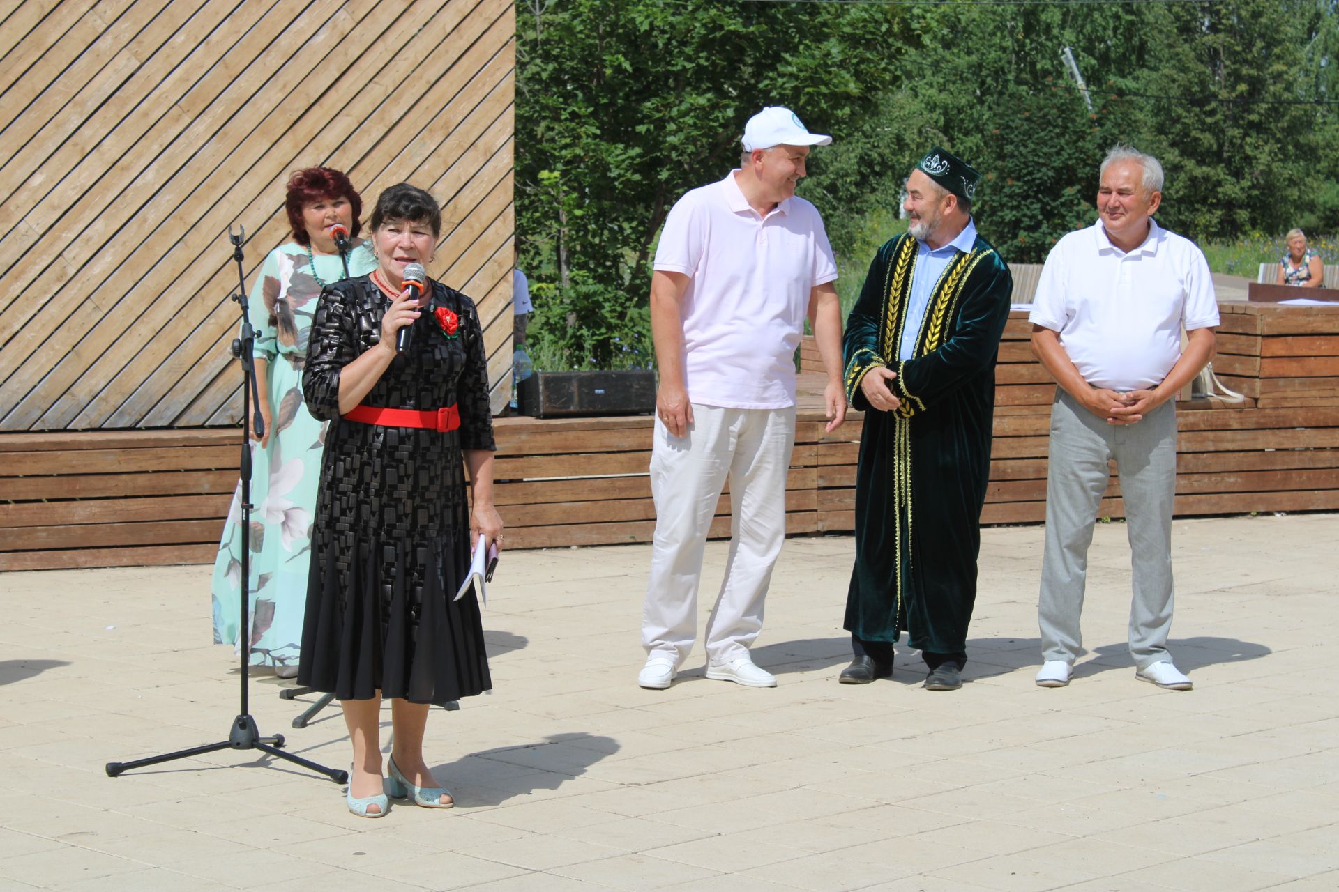 17 июня в парке "Тарсус" прошел Сабантуй ветеранов Азнакаево