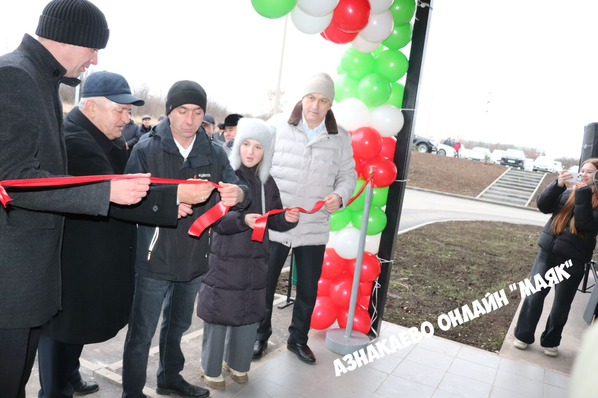 Азнакайда тугыз катлы йорт үз ишекләрен ачты