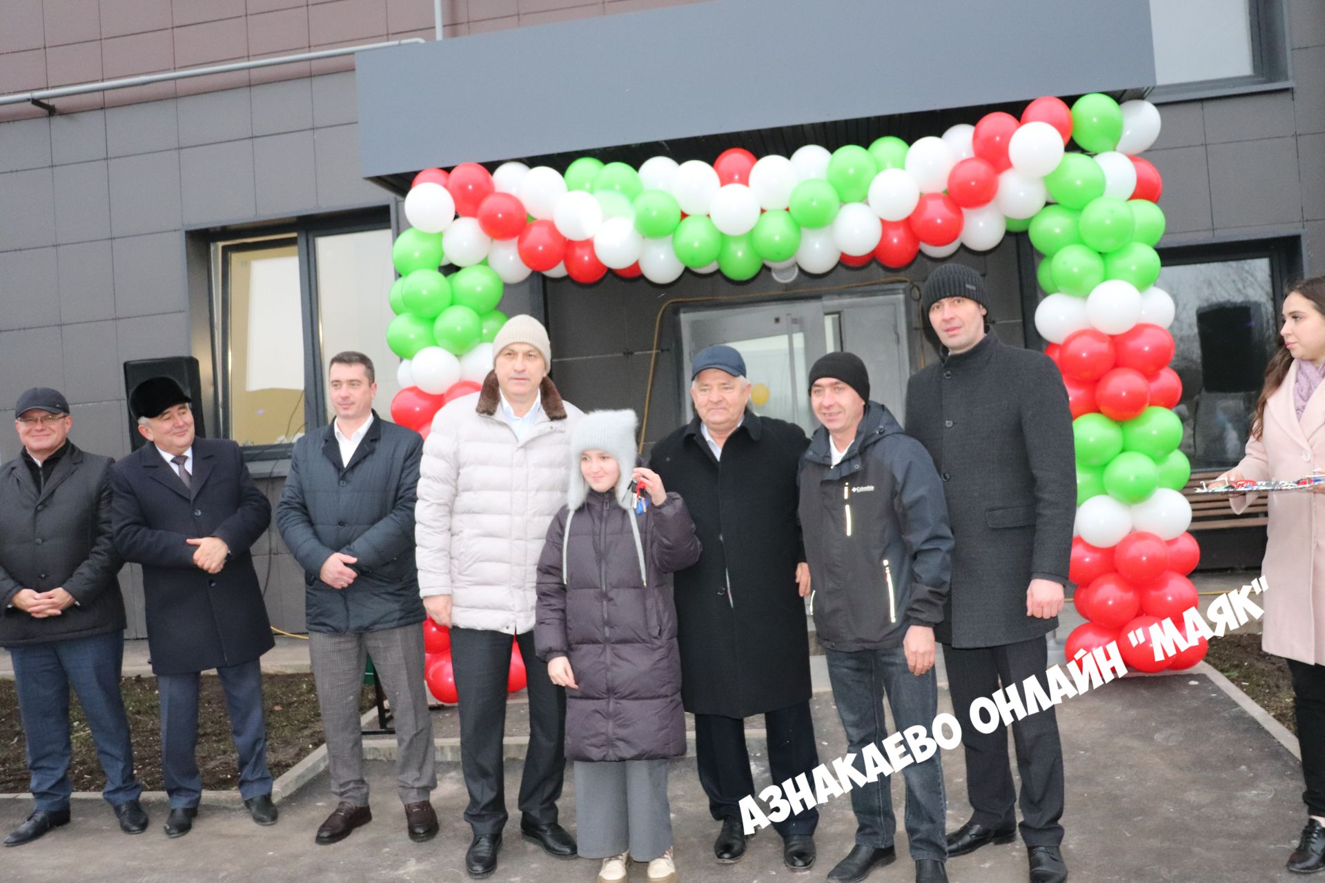 Азнакайда тугыз катлы йорт үз ишекләрен ачты