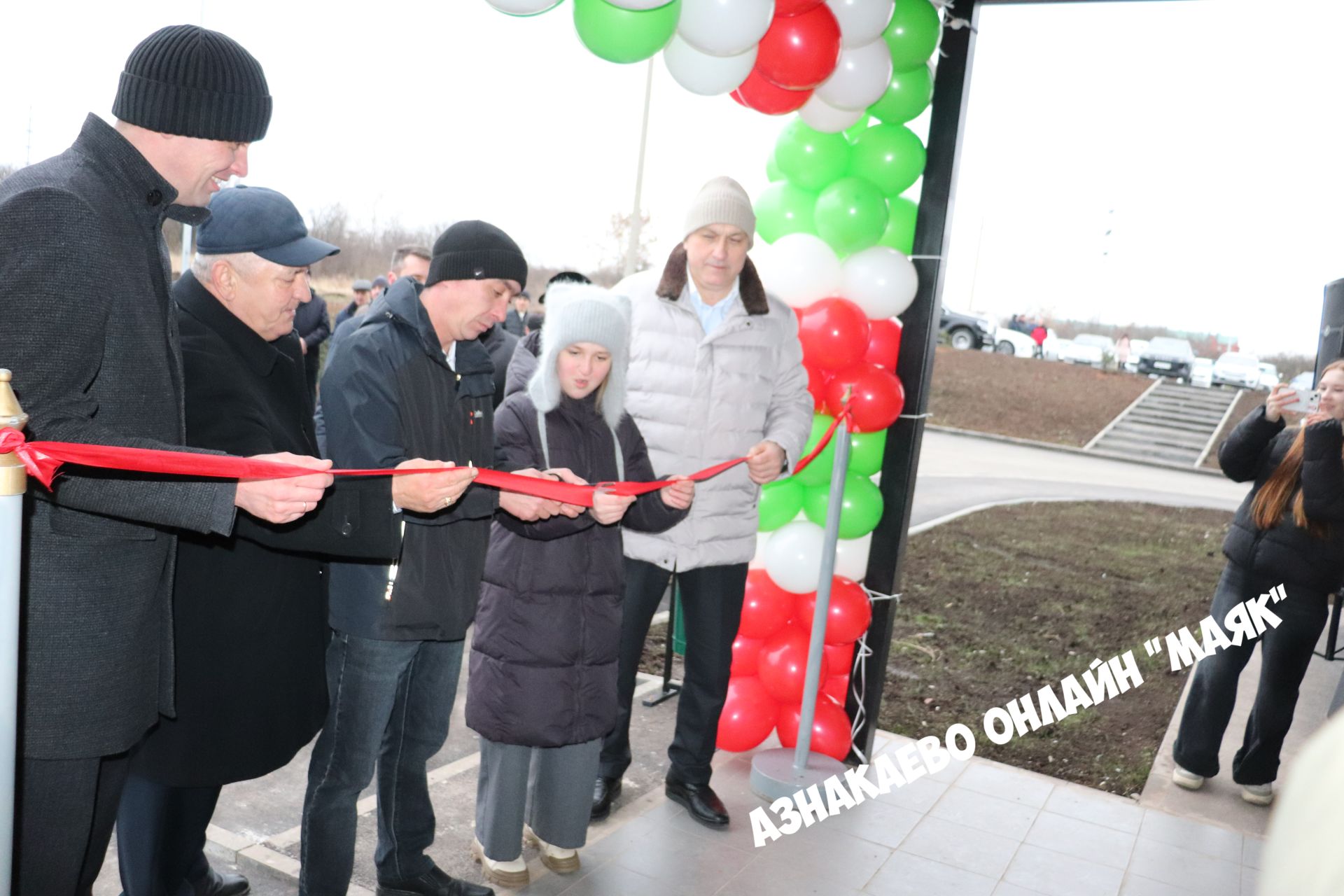 Азнакайда тугыз катлы йорт үз ишекләрен ачты