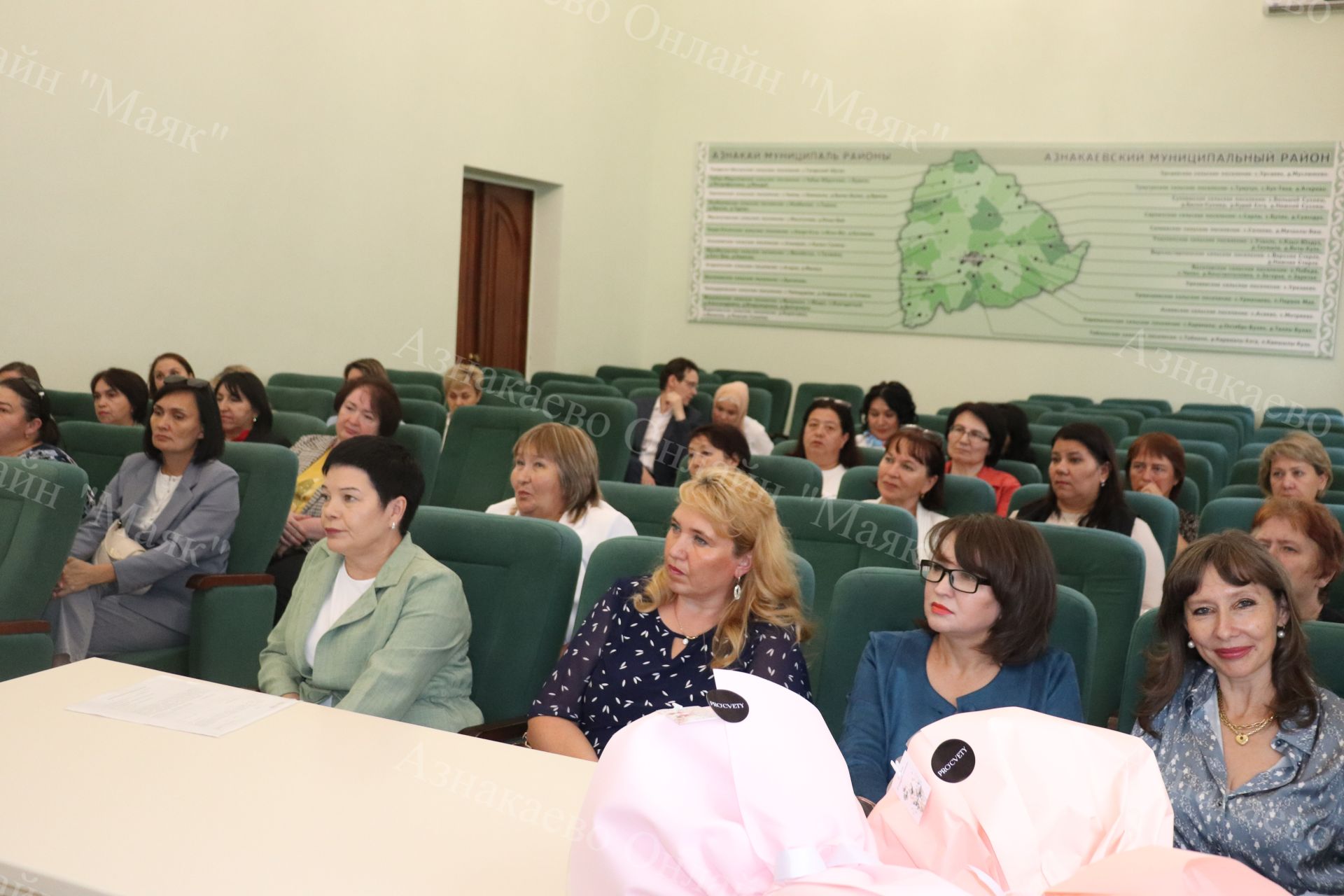 Собрание трудового коллектива отдела соц.защиты и центра занятости