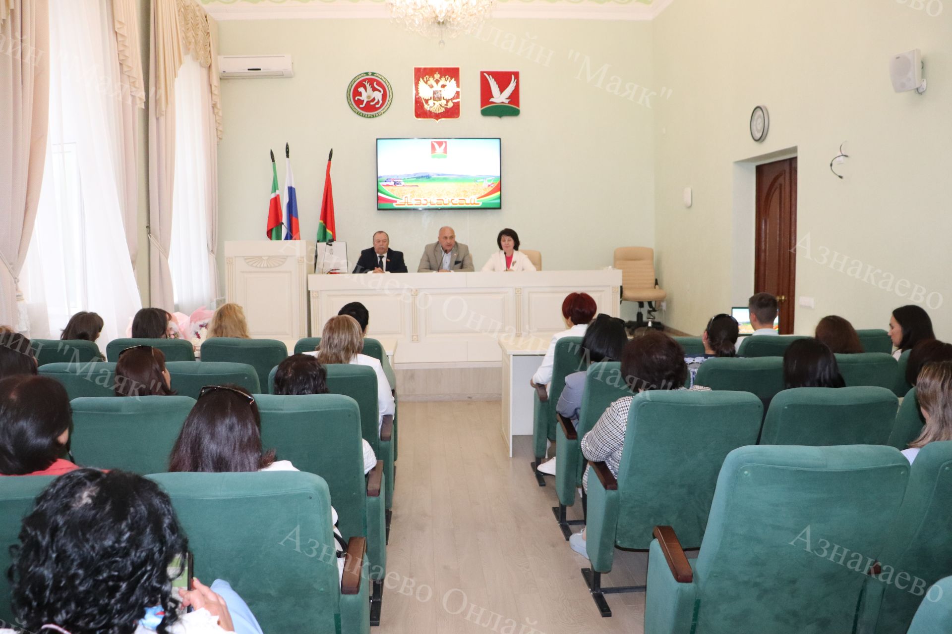 Собрание трудового коллектива отдела соц.защиты и центра занятости