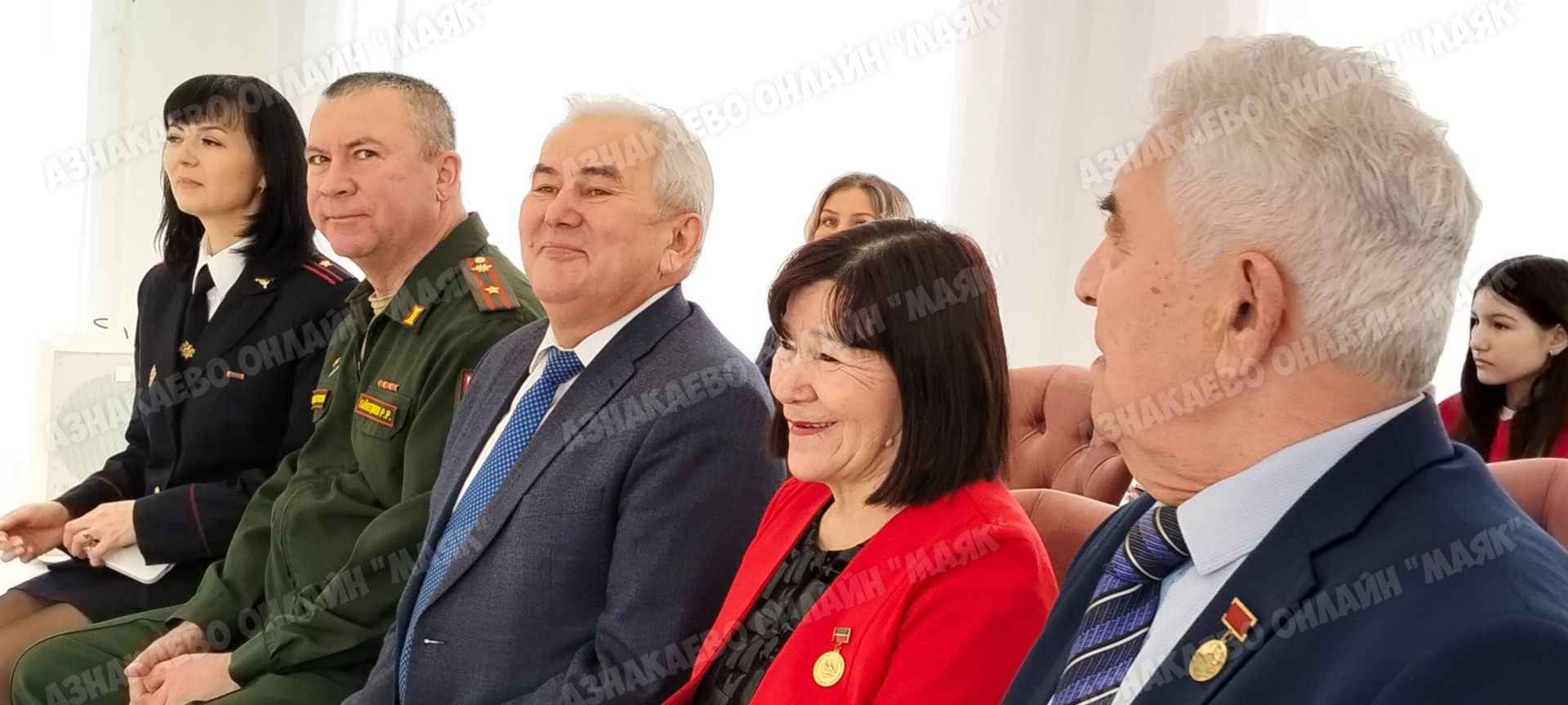 В Азнакаево поздравили 14-летних школьников