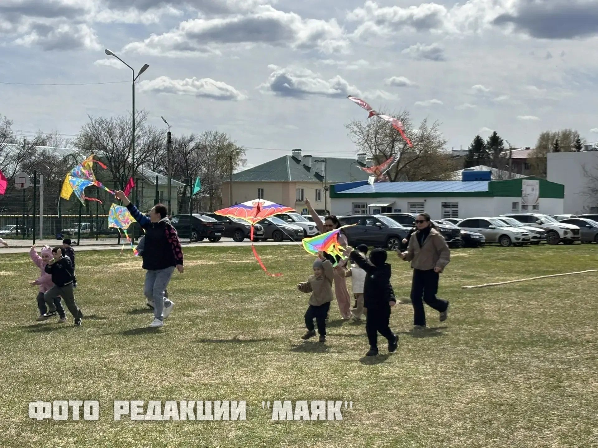 В Азнакаево широко отметили праздник Весны и Труда: концерт, игры и спортивные соревнования
