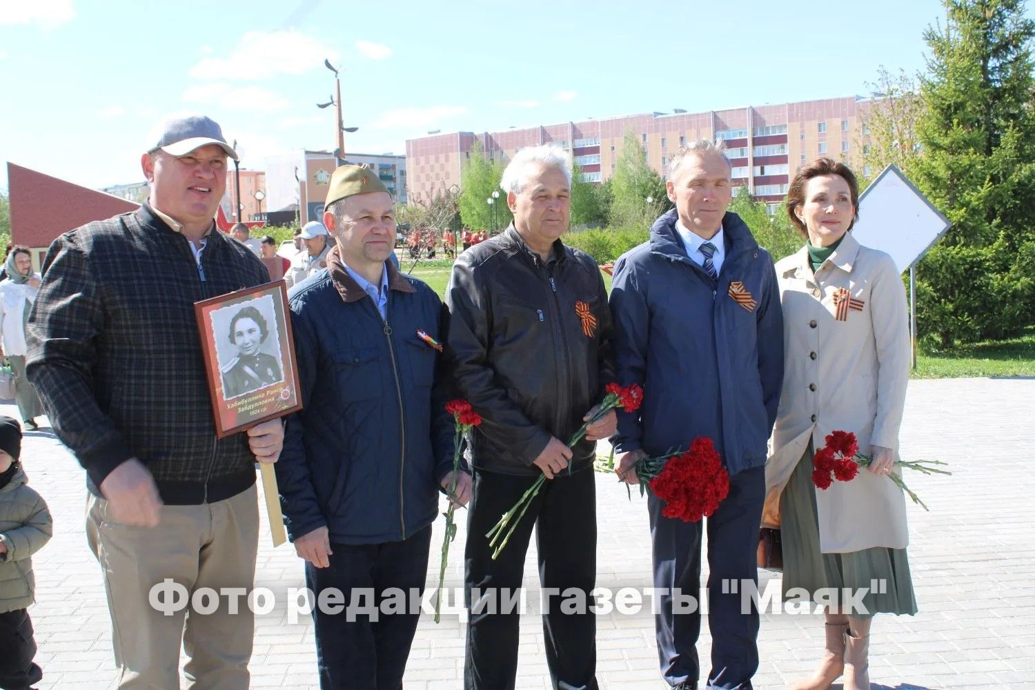 Сегодня в парке Победы состоялся торжественный митинг у памятника Неизвестному солдату