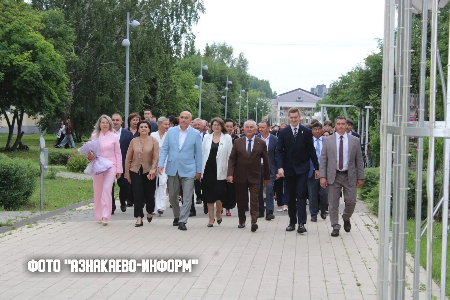 Детство осталось позади: выпускники Азнакаево получили путёвку во взрослую жизнь
