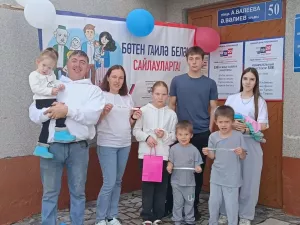 Илбәк авылында яшәүче күпбалалы Абдулвәлиевләр сайлауга бөтен гаилә белән килде