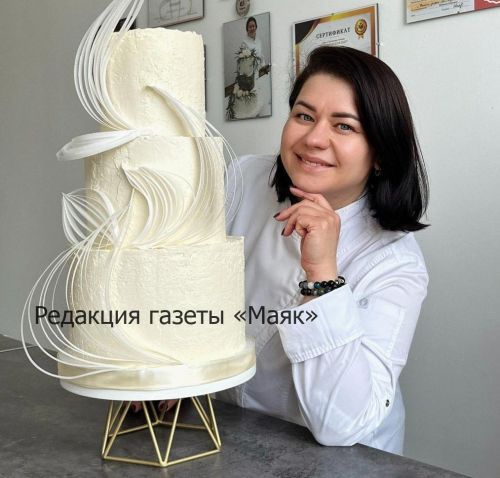Азнакай кызы Дилбәр Вилданова Мәскәүдә рекордсмен торт ясауда катнашты!