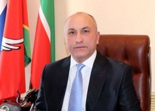 Район башлыгы азнакайлыларны Гаилә, мәхәббәт һәм тугрылык көне белән тәбрикли