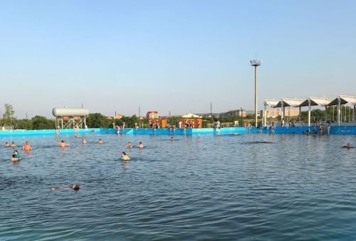 Азнакай ачык бассейны