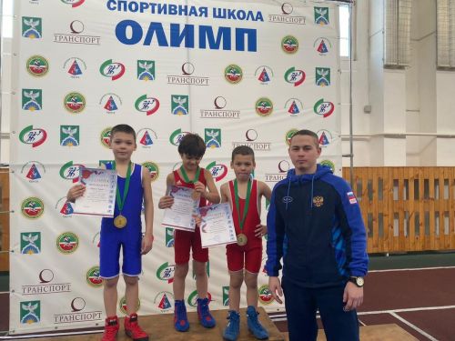 Азнакайлылар грек-рим көрәшендә  медальләр яуладылар