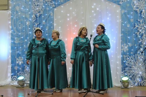 Азнакайның өлкән буыны ял итә белә