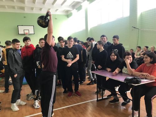 Азнакай студентлары ГТО нормативларын тапшыра