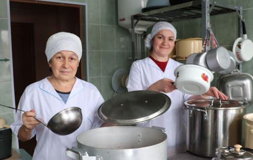 Азнакайның “Аист” балалар бакчасында тәпи йөрергә дә, җырларга-биергә дә өйрәтәләр