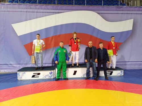 Безнең чемпион!