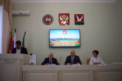 Азнакай район һәм шәһәр Советларының берләштерелгән утырышы узды