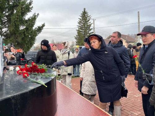 В День памяти жертв политических репрессий в Азнакаево состоялся митинг