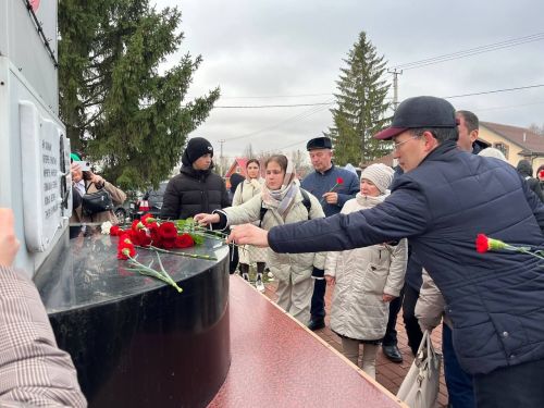 В День памяти жертв политических репрессий в Азнакаево состоялся митинг