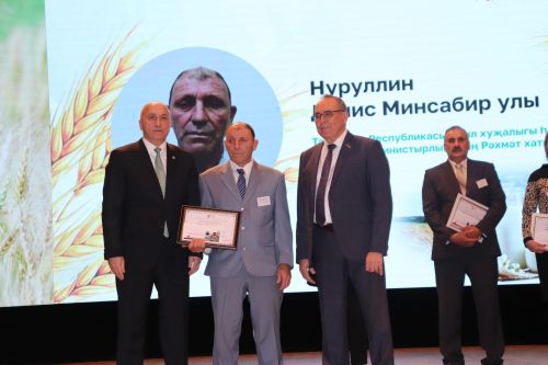 Азнакайда авыл хуҗалыгы хезмәткәрләрен хөрмәтләделәр