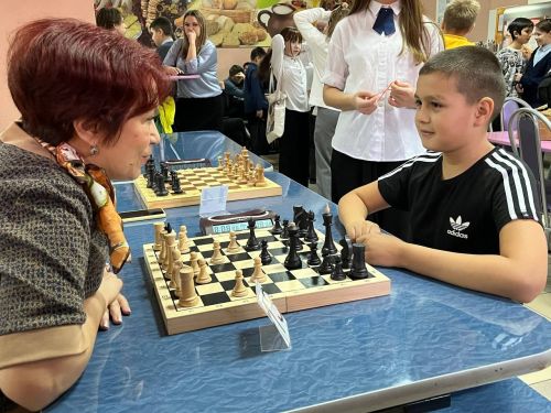 Азнакай укучылары шахмат турнирында көч сынаштылар
