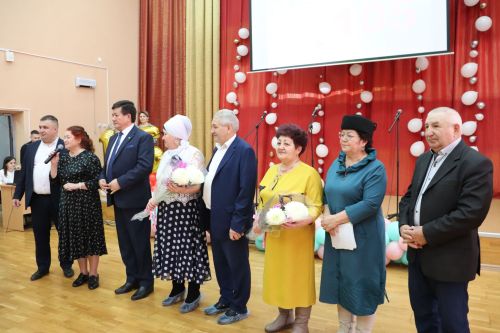 В Азнакаево торжественно прошёл юбилей школы №1