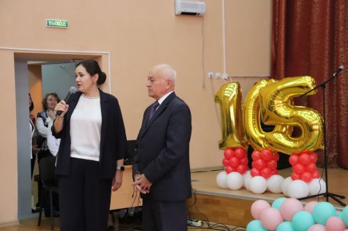 В Азнакаево торжественно прошёл юбилей школы №1