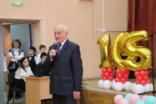 В Азнакаево торжественно прошёл юбилей школы №1